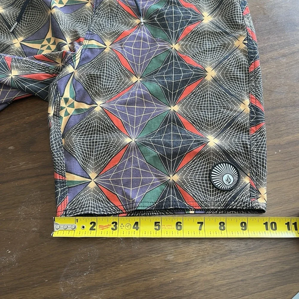 Volcom Swim Shorts Mens 31 Psychedelic Geometric Mod Board Trunks Y2K Surf Skate